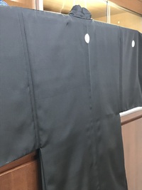 「よみがえった黒紋付」