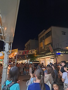 「昨夜は納涼夜市へ」