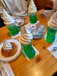 「クリームソーダ超久しぶり！」