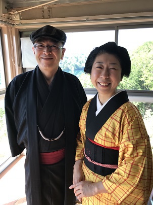 「秋田桃子さんの活動」