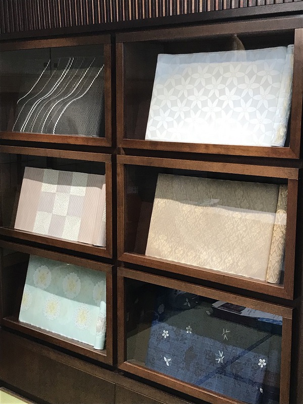 「夏の名古屋帯を展示」