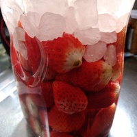 果実酒。イチゴ酒♪ 2018/06/02 16:46:05