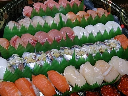 今日の握り寿司、刺し盛り♪