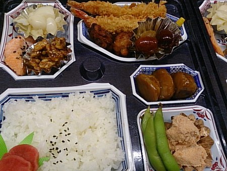 弁当、刺し盛りのご注文です♪