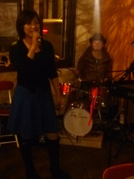 chichiさんにてライブ♪