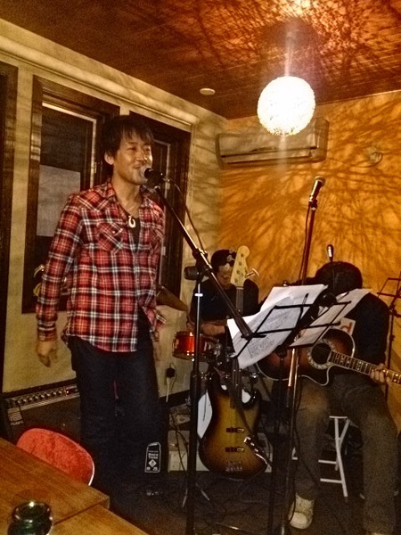 chichiさんにてライブ♪