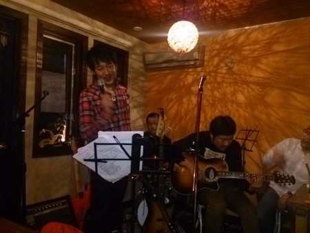 chichiさんにてライブ♪