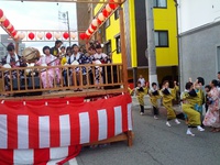 大盛況の盆踊り