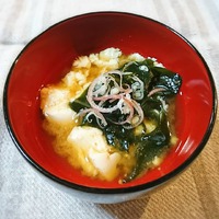 くずし豆腐と若布の味噌汁　サライ6月号を見て作りました