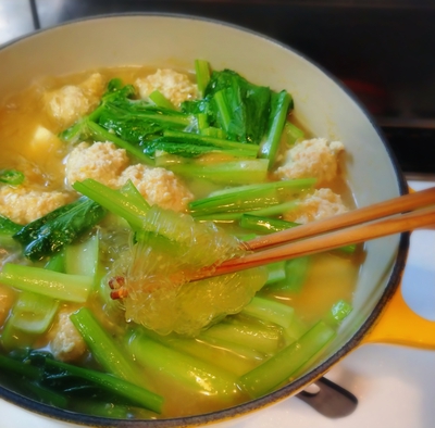 鶏団子と小松菜のカレーなべ