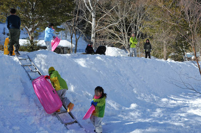 雪上キャンプだより【雪滑り篇】