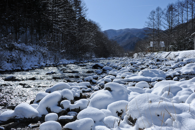 今日の秋神川【雪焼け】