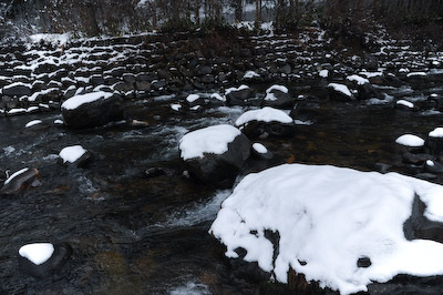 今日の秋神川【ふた雪】