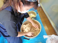 生協の味噌作りへ・・・