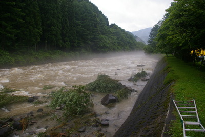 今日の秋神川【増水２】