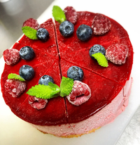 今日のお勧めケーキは‼️ 2018/06/06 12:22:18