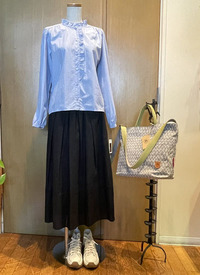 新入荷　コットン素材のブラウスとスカート❣