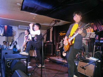 ワールドカップ便乗ライブ