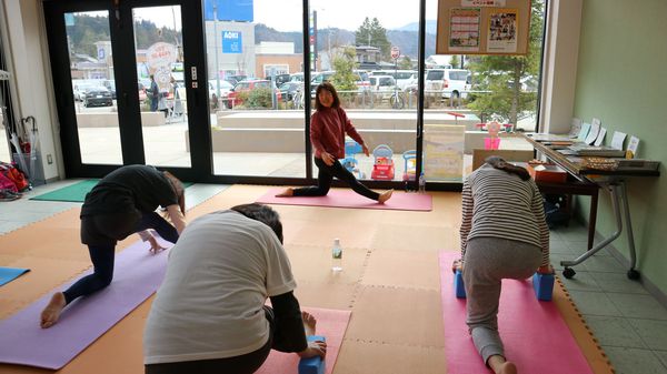 悪天候でも太陽礼拝のポースをしましょう！✩モーニングヨガ✩