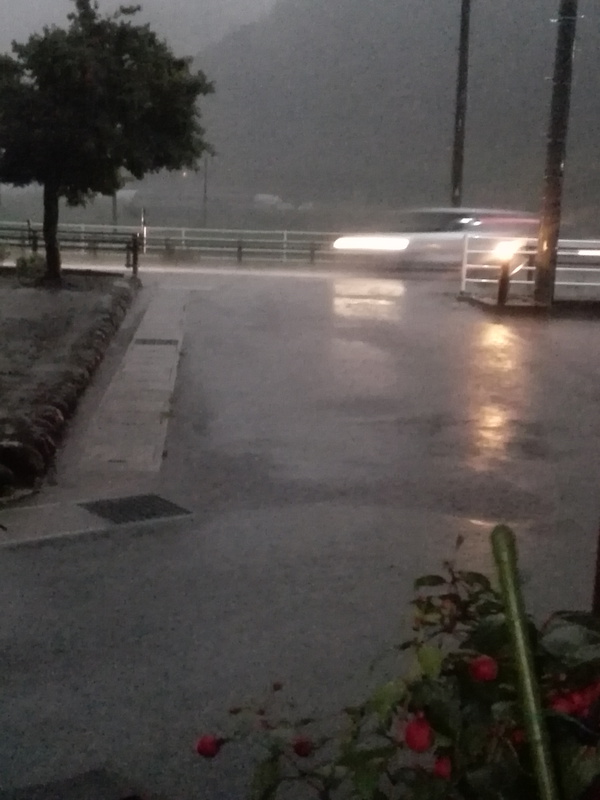 豪雨