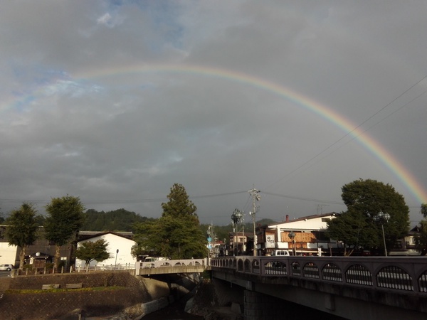 大きな虹