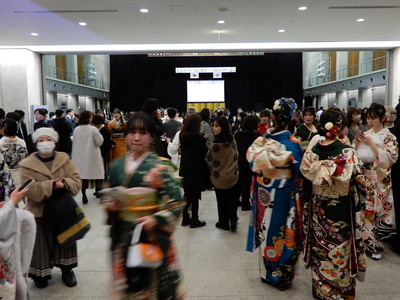 賑わった「令和７年高山地区二十歳のつどい」