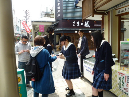 飛騨高山高校生徒さんによる店頭販売☆