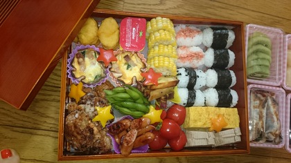 お弁当の中のまるっとプラザ