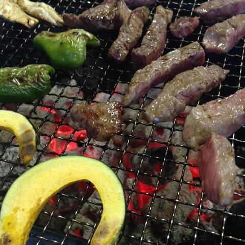 毎年恒例のBBQ。〆はスイカ割り!!