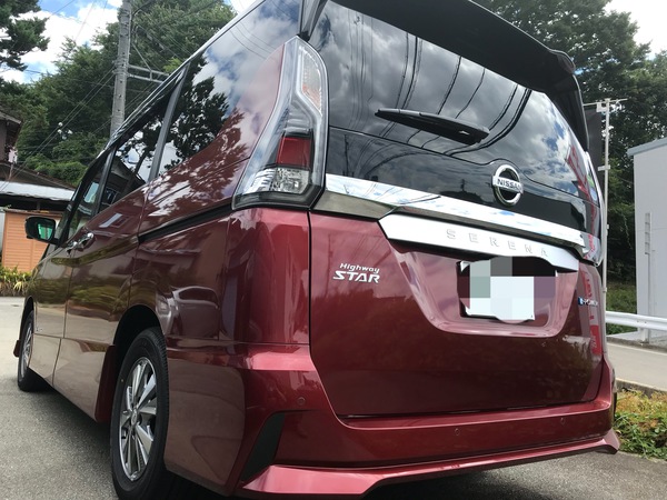新車時に貼ってもらったけど、見えるんやさ。