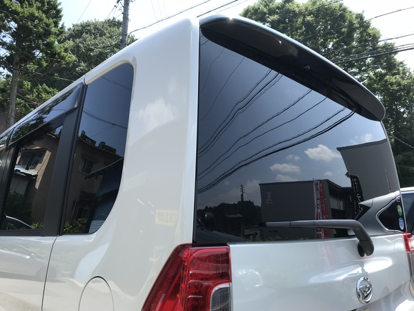 新車時に貼ってもらったけど、見えるんやさ。