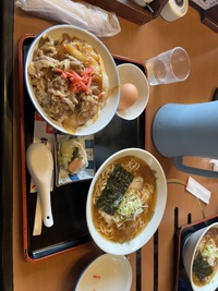 ランチばかりですみません 仕事もしております 2023/11/28 21:16:28