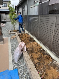 植栽に来ていますよ 2022/05/09 10:37:06