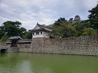 石垣で有名な丸亀城を見学。 2023/10/03 20:52:00