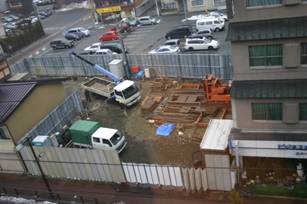淋しそうな掘削現場です・・・。