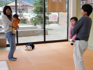 親子のための音脳リトミックinまちスポの様子②