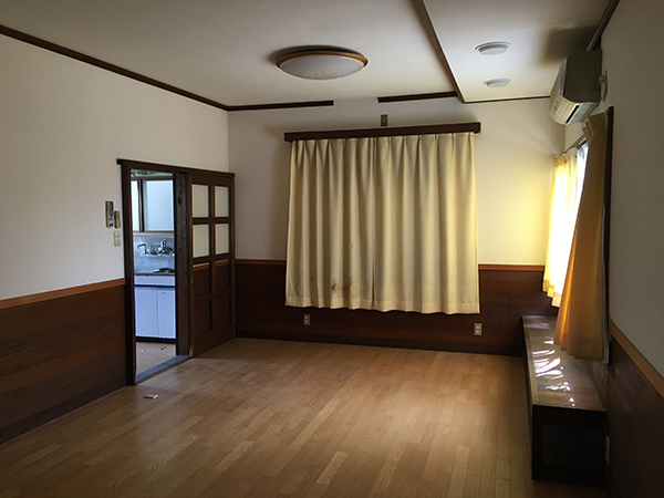 吹抜けのあるホテルライクな家【中古住宅リフォーム】