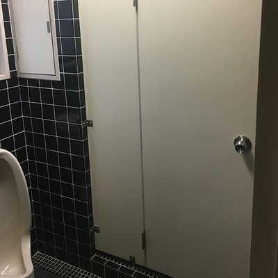 お店のトイレをデザインリフォーム【スズキ薬局様】