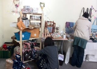 『hand made　market in　彩り館』明日も開催！(^^)