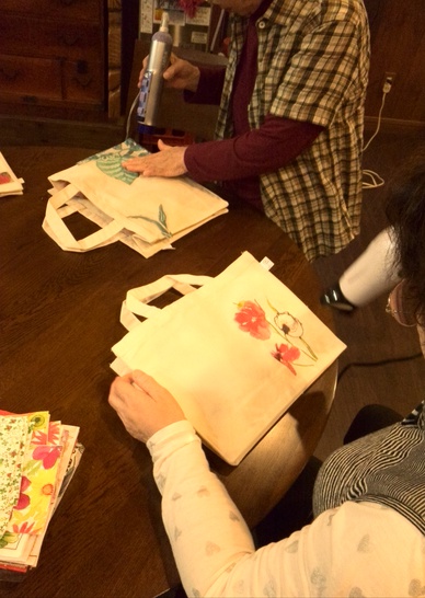 菊屋さんで帆布バッグにデコパージュ体験教室☆