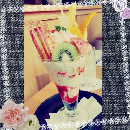 パフェ食べてきたﾖ♪(๑´ڡ｀๑)