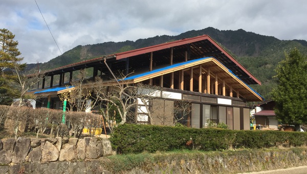 古民家再生、２階建てから平屋へ