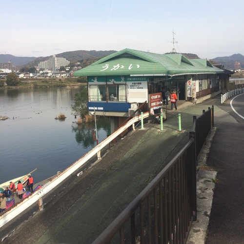 【犬山観光】木曽川の船上から紅葉を眺めて桃太郎公園へ