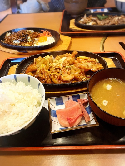 ホルモン定食優勝！