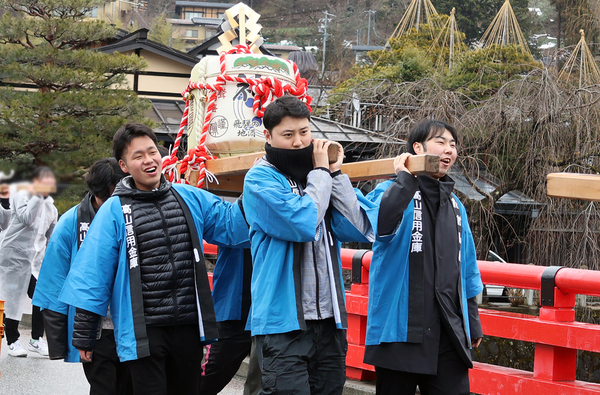 第22回雫宮祭で酒樽神輿を担ぎました！