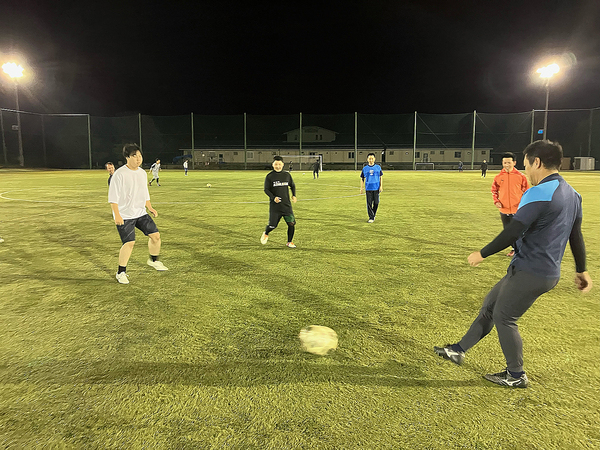 たかしん「サッカー部」活動中！
