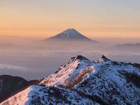 南アルプス北東部の「「鳳凰三山」」から視る富士山は見事・・・投稿写真から　　2023.04.02 2023/04/02 07:56:13