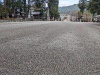 玉砂利参道・・あんなに広いのに櫛目文様でした。飛騨一宮水無神社　　2023.11.25 2023/11/25 15:52:24