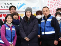 綾瀬はるかさんがＶネットのお風呂でヒートテックを配布 2025/01/21 09:43:52