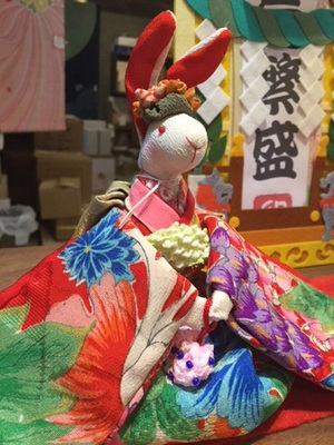 ▲うさぎの人形と夏をお知らせします▲